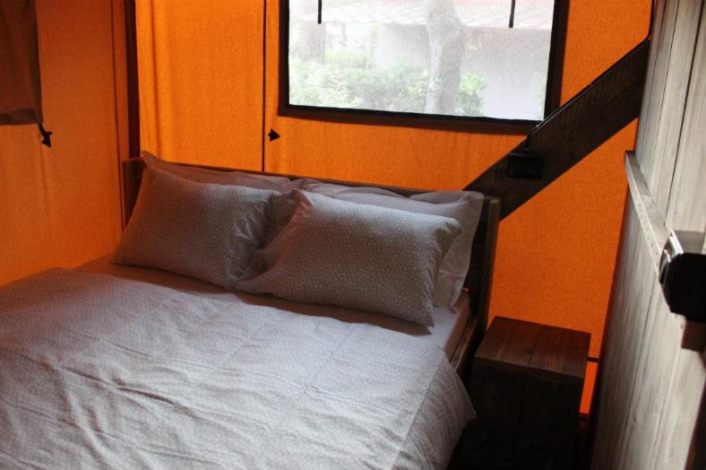 ואדה Camping Campo Dei Fiori - Glamping4All מראה חיצוני תמונה