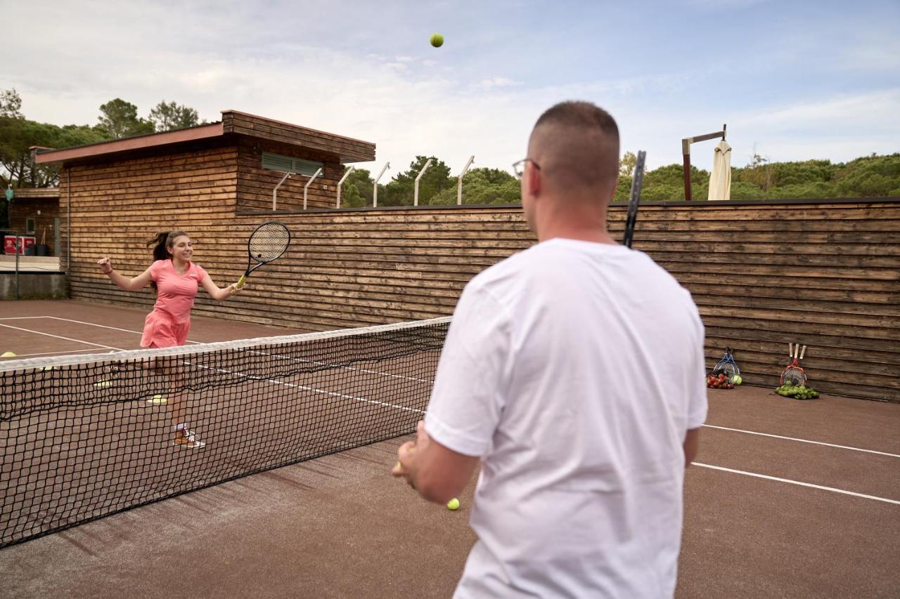 ואדה Camping Campo Dei Fiori - Glamping4All מראה חיצוני תמונה