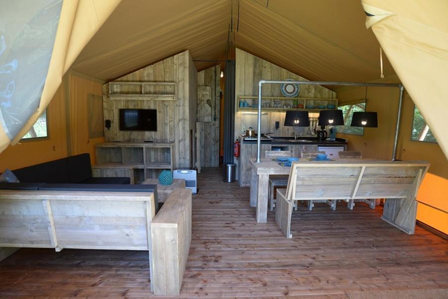 ואדה Camping Campo Dei Fiori - Glamping4All מראה חיצוני תמונה