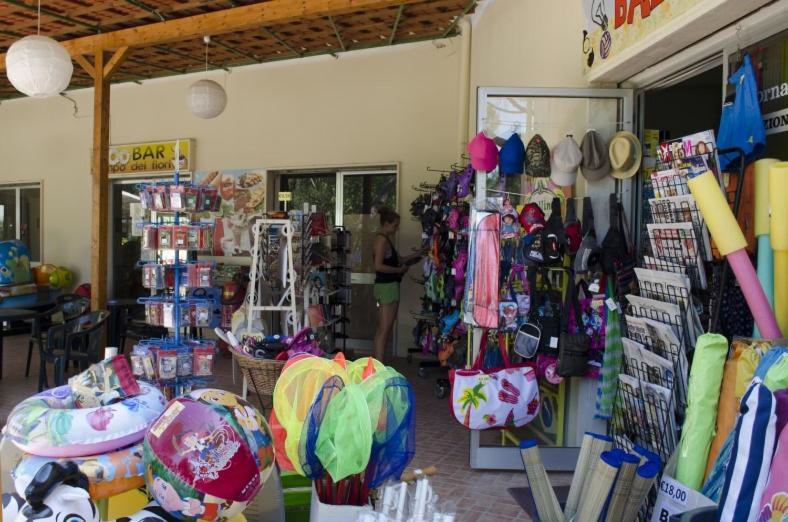 ואדה Camping Campo Dei Fiori - Glamping4All מראה חיצוני תמונה
